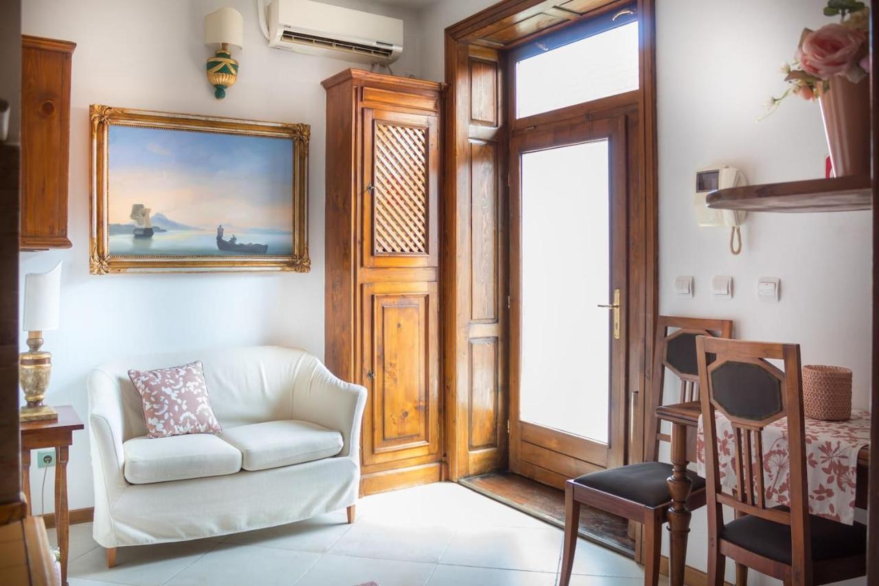 8 Small And Cozy Suite Temesvár Kültér fotó